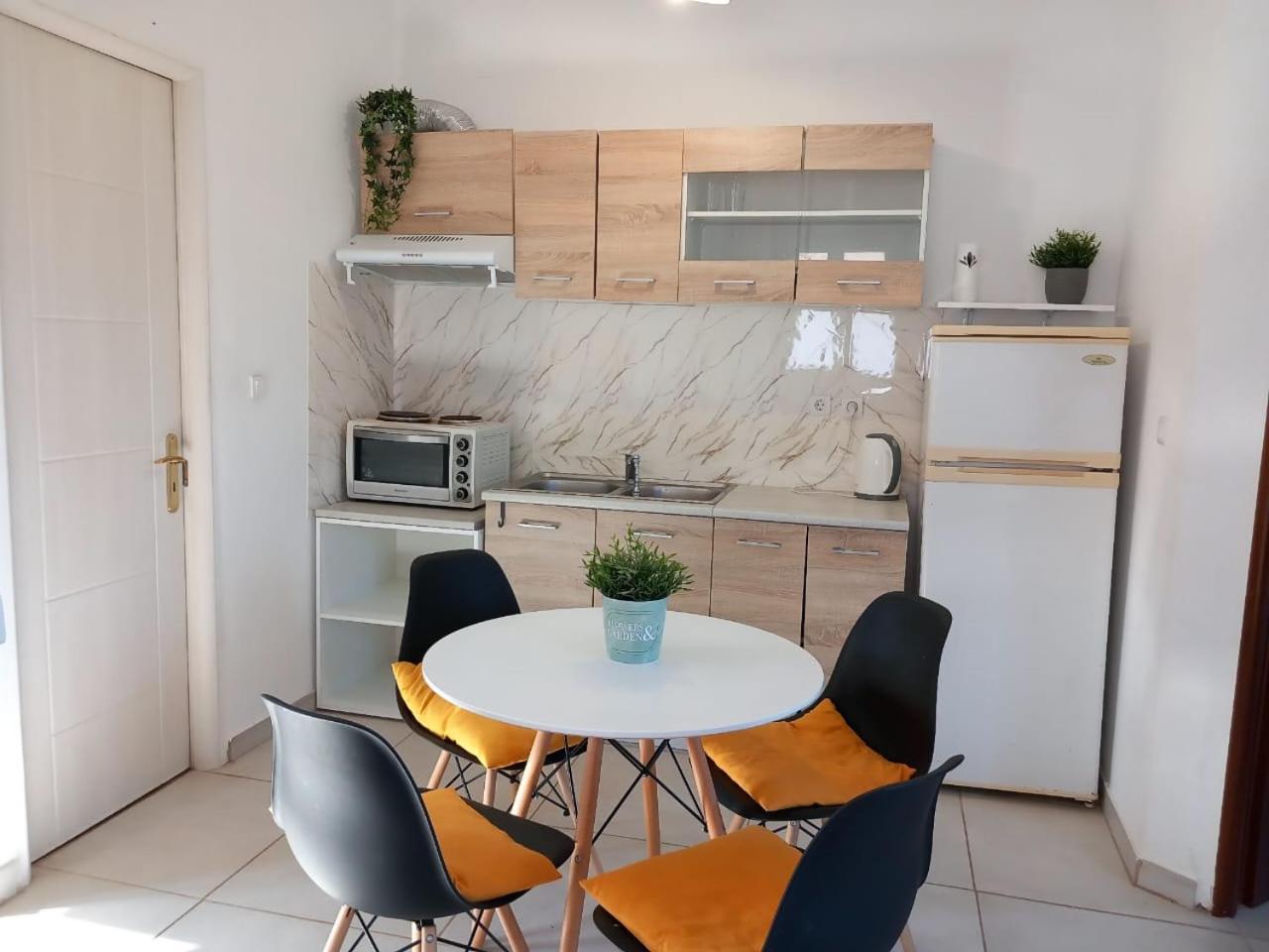4T Apartments 阿尔戈斯托利翁 外观 照片